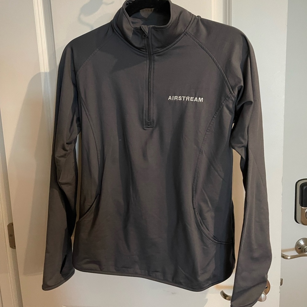 —SOLD—Women’s Airstream Pullover Jacket by Holloway with thumb holes, Gray, M